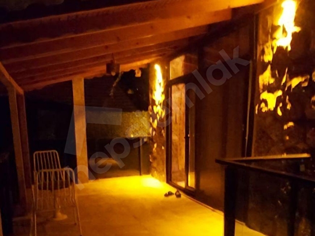 Dikili Yahşibeyde Deniz Manzaralı, Otantik Bahçeli Taş Ev - Görsel 19