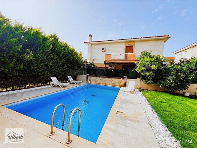 ALAÇATI ÇAMLIKYOLDA NİLBERKDEN TEK MÜSTAKİL 3+2 KİRALIK VİLLA