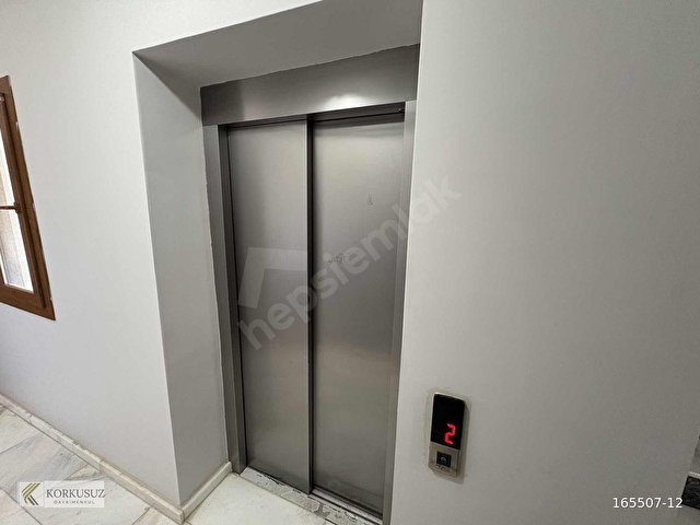 SEFERİHİSARDA CADDE ÜZERİ HAVUZLU SİTEDE 2+1 KİRALIK DAİRE - Görsel 9