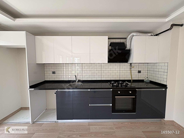 SEFERİHİSARDA CADDE ÜZERİ HAVUZLU SİTEDE 2+1 KİRALIK DAİRE - Görsel 23