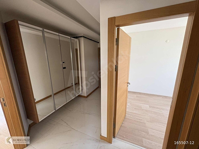 SEFERİHİSARDA CADDE ÜZERİ HAVUZLU SİTEDE 2+1 KİRALIK DAİRE - Görsel 29