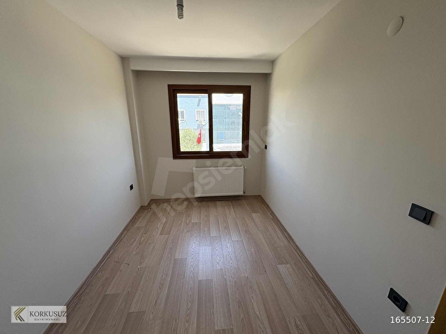 SEFERİHİSARDA CADDE ÜZERİ HAVUZLU SİTEDE 2+1 KİRALIK DAİRE - Görsel 30