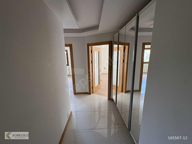 SEFERİHİSARDA CADDE ÜZERİ HAVUZLU SİTEDE 2+1 KİRALIK DAİRE - Görsel 10