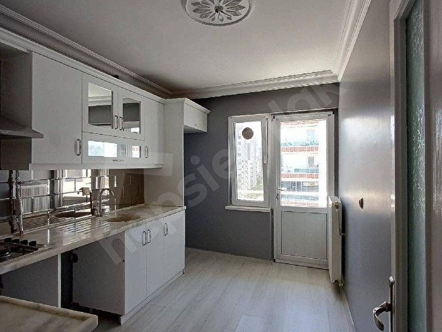 SAMSUN İLKADIM KAZIM KARABEKİR MAHALLESİNDE İSKANLI CADDE ÜZERİNDE ASANSÖRLÜ 3+2 SATILIK DUBLEKS - Görsel 11
