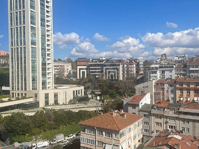 BEŞİKTAŞ,DİKİLİTAŞ MAH. FULYA SİTESİNDE 150 M2 KISMİ MOBİLYALI MANZARALI KİRALIK DAİRE
