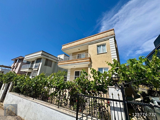 Seferihisar Doğanbey’de Muhteşem Deniz Manzaralı Satılık 3+1  Villa