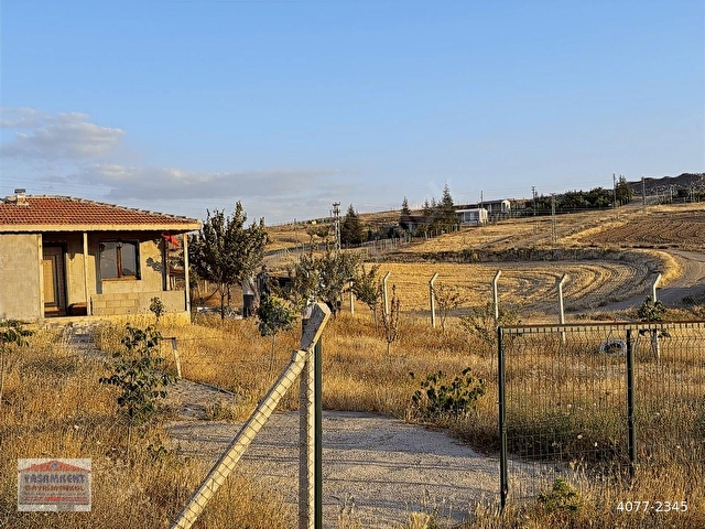 YENİHİSARDA 433 m2 KÖŞE BAŞI İÇERİSİNDE EVLİ ARSA - Görsel 13