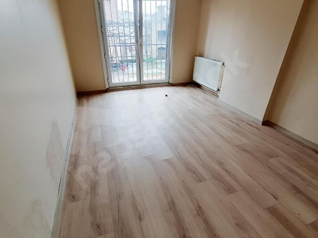 İÇERENKÖY MUHTARLIK CİVARI 2+1 KİRALIK DEPO VEYA DAİRE