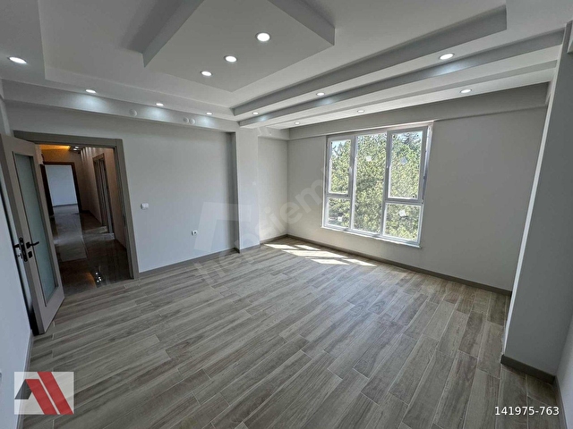 SÜMBÜLLERDEN PARK MANZARALI ARA KAT YÜKSEK TAVANLI 2+1 DAİRE - Görsel 2