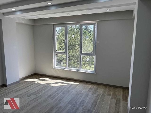 SÜMBÜLLERDEN PARK MANZARALI ARA KAT YÜKSEK TAVANLI 2+1 DAİRE