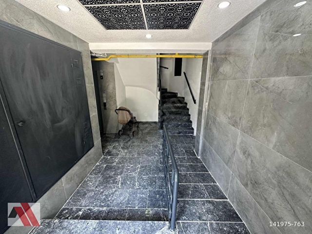 SÜMBÜLLERDEN PARK MANZARALI ARA KAT YÜKSEK TAVANLI 2+1 DAİRE - Görsel 15