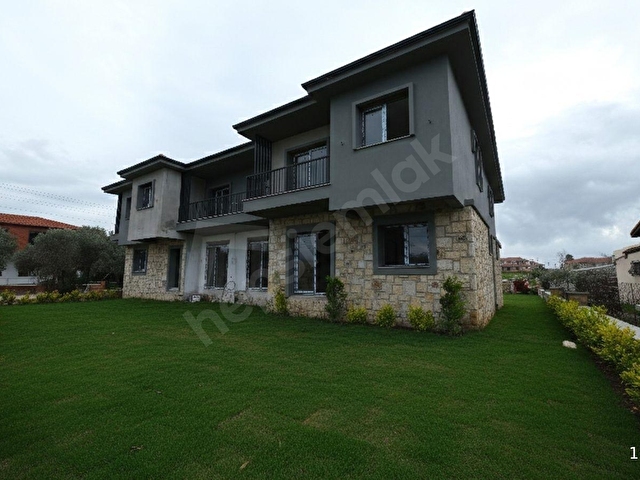 İZMİR FOÇA VİLLALAR BÖLGESİNDE FERAH SIFIR LÜKS SATILIK DAİRE - Görsel 9