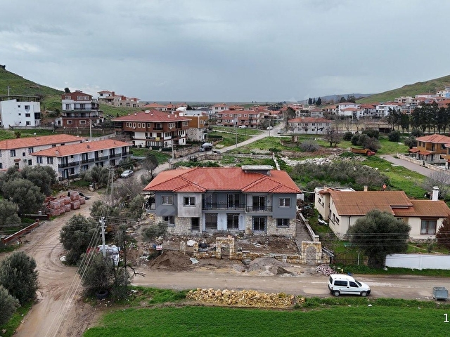 İZMİR FOÇA VİLLALAR BÖLGESİNDE FERAH SIFIR LÜKS SATILIK DAİRE - Görsel 5