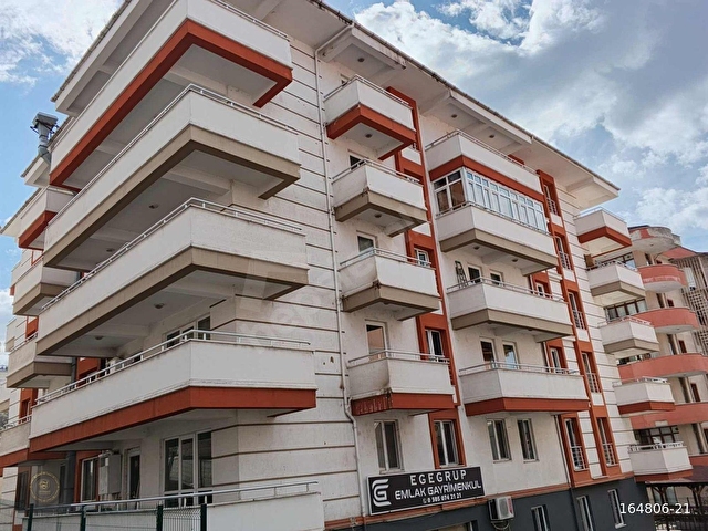 KARABÜK MERKEZ 100, YIL ANA CADDE ÜZERİ SATILIK 3+1 EŞYALI DAİRE - Görsel 3