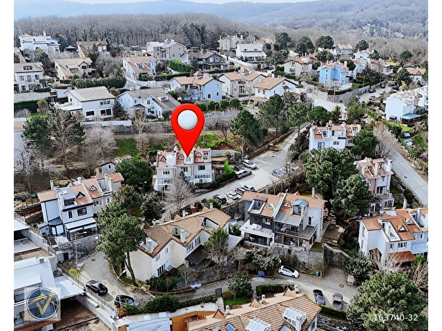 Zekeriyaköyde Site İçerisinde 3+1 Doğayla İç İçe Muhteşem Villa - Görsel 7