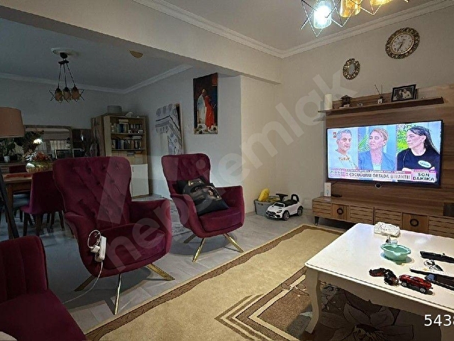 arslandan 4+1 yapılı 140 metrekare balkonlu altında daire var sokullunun en güzel sokağında - Görsel 4