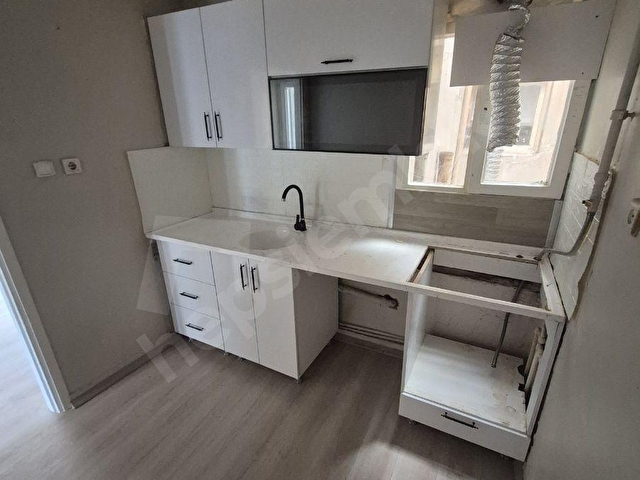 FİKİRTEPE GÜR SOKAKTA METROBÜS YANI ARA 2+1 KİRALIK 3.KAT DAİRE - Görsel 18