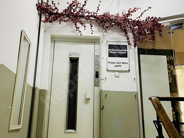 OSMANBEY CADDE DE ASANSÖRLÜ İŞHANIN DA 200 m2 ÇATI DA TEK DAİRE - Görsel 4