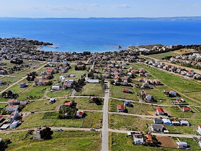 GELİBOLU ANKA EMLAK !! GÜNEYLİ SAHİLE YAKIN MÜSTAKİL ARSA