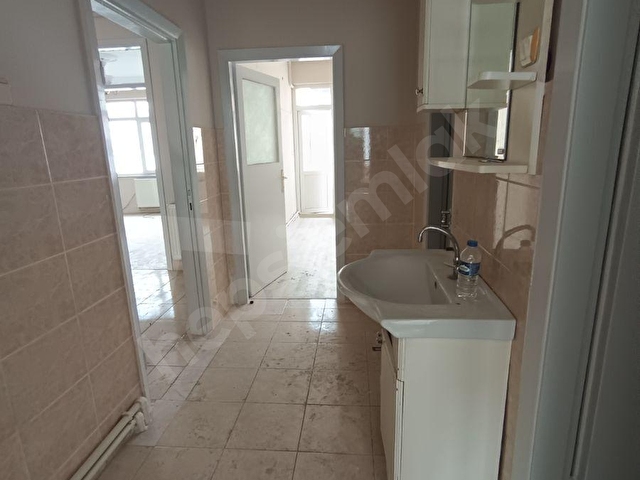 AKÇAABAT DÜRBİNAR MAHALLESİNDE KİRALİK DAİRE 3+1 DOĞALGAZLI - Görsel 6