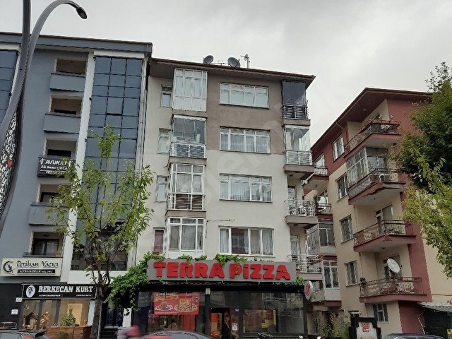 BAHÇELİEVLER MAHALLESİ HÜRRİYET CADDESİ ÜZERİNDE 2+1 SATILIK DAİRE - Görsel 2
