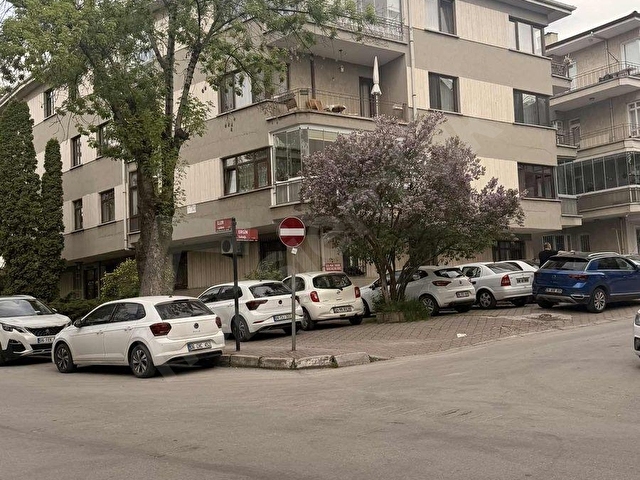 MEBUSEVLERİNDE ANITKABİRİN KÖŞESİNDE SATILIK 3+1 DAİRE