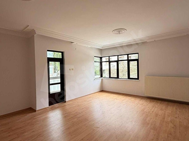 MEBUSEVLERİNDE ANITKABİRİN KÖŞESİNDE SATILIK 3+1 DAİRE - Görsel 7