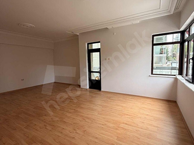 MEBUSEVLERİNDE ANITKABİRİN KÖŞESİNDE SATILIK 3+1 DAİRE - Görsel 8