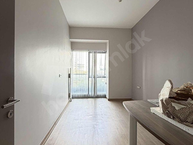 SEMBOL İSTANBUL SİTESİNDE 1+1 KAPALI MUTFAK ÇİFT TERASLI BÜYÜK - Görsel 14