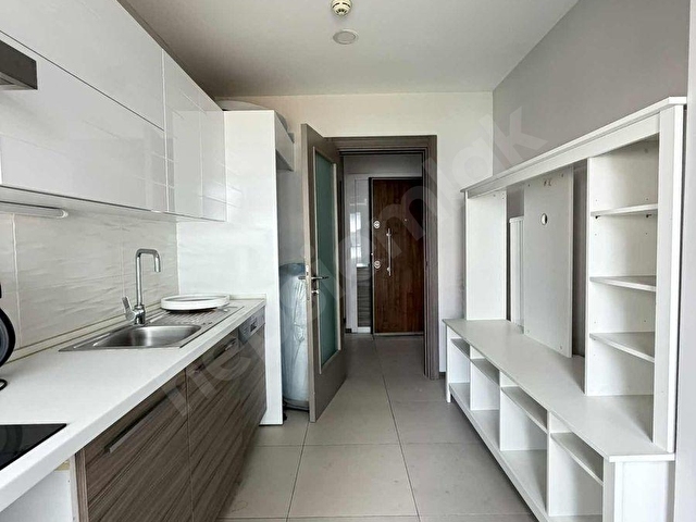 SEMBOL İSTANBUL SİTESİNDE 1+1 KAPALI MUTFAK ÇİFT TERASLI BÜYÜK - Görsel 4