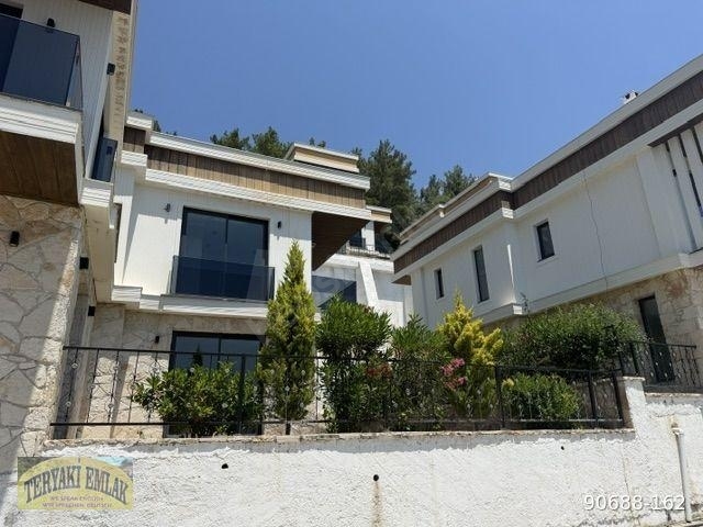SARİĞERME MERKEZİNDE SATILIK GOLF ve DENİZ MANZARALI VİLLALAR - Görsel 12