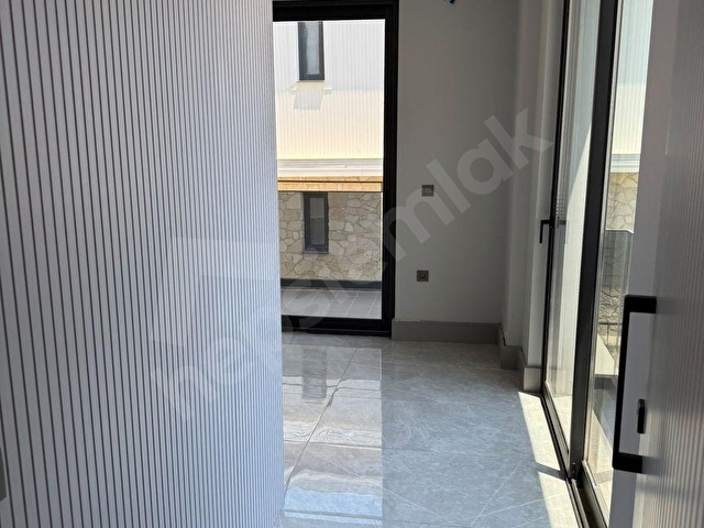 SARİĞERME MERKEZİNDE SATILIK GOLF ve DENİZ MANZARALI VİLLALAR - Görsel 30