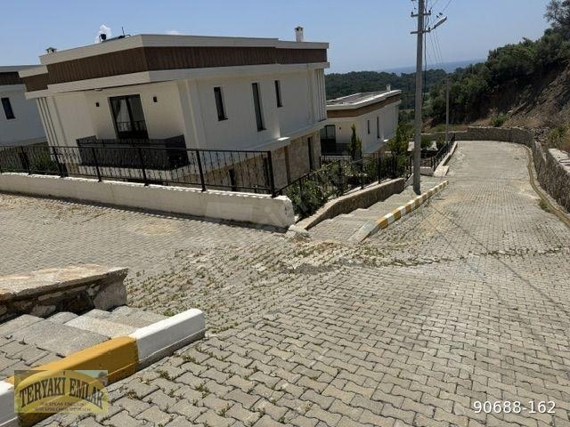 SARİĞERME MERKEZİNDE SATILIK GOLF ve DENİZ MANZARALI VİLLALAR - Görsel 13