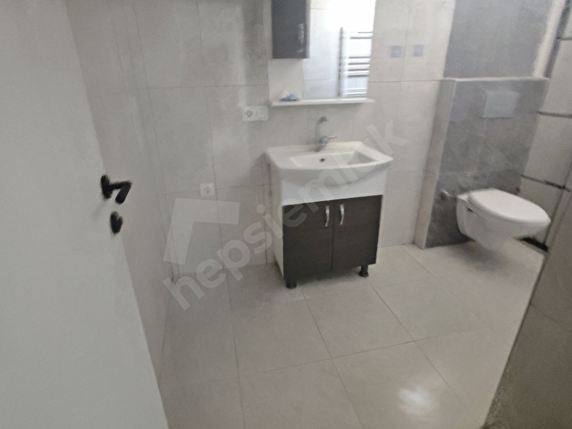 SULTANBEYLİ MERKEZDE OTOPARKLI 2+1 106 M2 ARAKAT DAİRE - Görsel 6