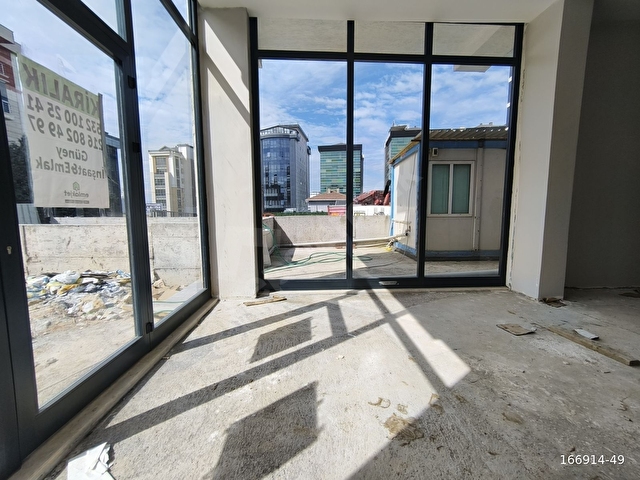GÜNEYDEN E.5 VE METRONUN YANI BAŞINDA 80M2 DÜZ GİRİŞ DÜKKAN - Görsel 2