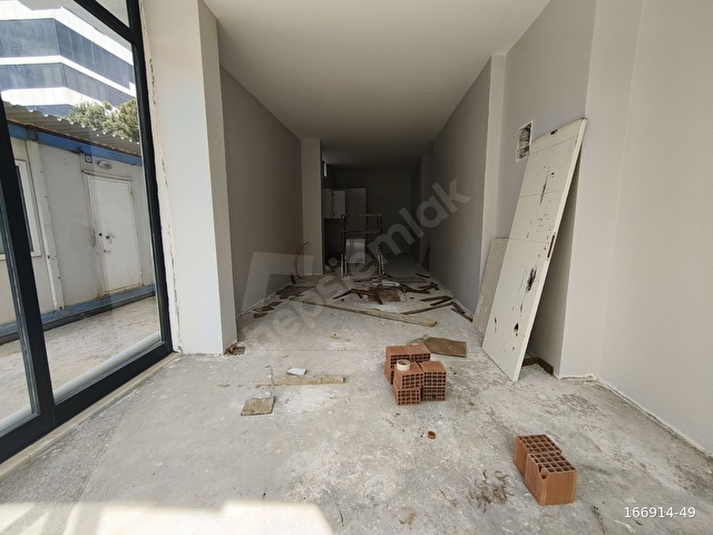 GÜNEYDEN E.5 VE METRONUN YANI BAŞINDA 80M2 DÜZ GİRİŞ DÜKKAN - Görsel 6