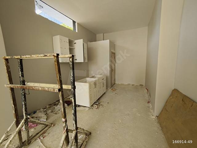 GÜNEYDEN E.5 VE METRONUN YANI BAŞINDA 80M2 DÜZ GİRİŞ DÜKKAN - Görsel 27
