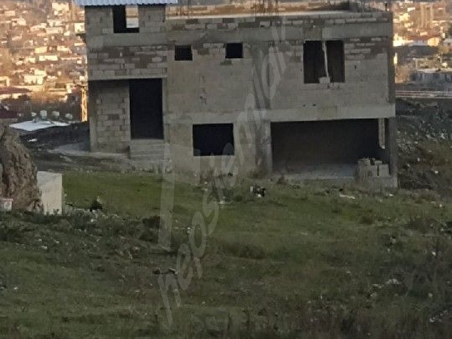 Alan yaylasında Anıt alanın hemen önü manzaralı havadar