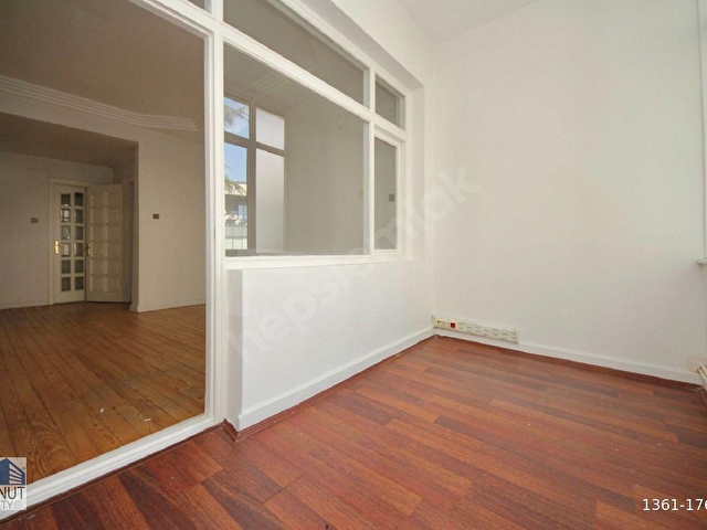KONUT REALTY | Gümüşsuyu İnönü Cad. Yüksek Tavanlı 240m2. 5+1 Ofis - Görsel 11