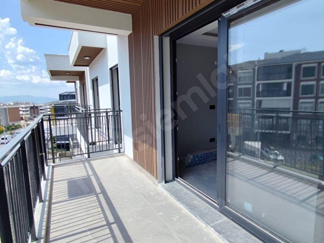 KUŞADASI YENİ HAVUZLU SİTEDE DIĞALGAZLI KİRALIK 2+1 SIFIR DAİRE - Görsel 2