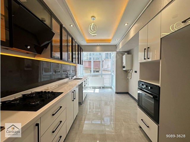ÇANKAYA GAYRİMENKULDEN DİKMEN CADDESİNDE ÇETİN EMEÇ YAK.ARA KATTA ULTRA LÜX 3+1+2-BANYOLU OTOPARKLI