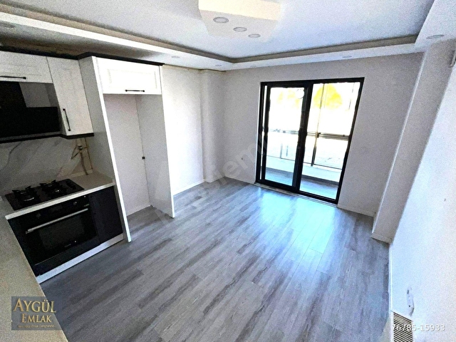 ୨ৎTEK YETKİLİ AYGÜLDEN AKÇAYDA YENİ BİNADA ÖN CEPHE KAPALI OTOPARKLI ASANSÖRLÜ 1+1 SATILIK DAİRE - Görsel 3