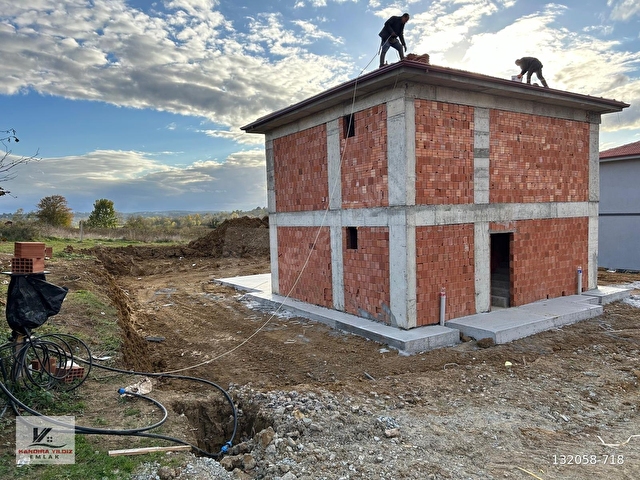 KANDIRA KARAAĞAÇA KOMŞU 790 M2 ARSADA 4+1 160 M2 2 KATLI EV - Görsel 10