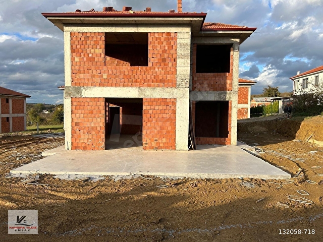 KANDIRA KARAAĞAÇA KOMŞU 790 M2 ARSADA 4+1 160 M2 2 KATLI EV - Görsel 3