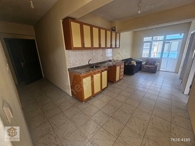 AVŞA SAĞLIK OCAĞI KARŞISI ÇARŞIDA 1.KAT TEMİZ 2+1DAİRE SATILIK - Görsel 2