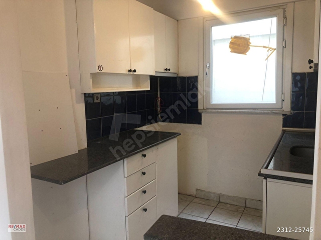 KADIKÖY RASİMPAŞADA 3+1 BOŞ 125 M² KATTA TEK SATILIK - Görsel 5
