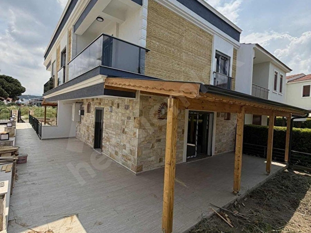 CANYURT GAYRİMENKULDEN YENİ FOÇADA DENİZ MANZARALI VİLLA