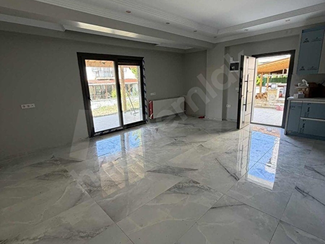 CANYURT GAYRİMENKULDEN YENİ FOÇADA DENİZ MANZARALI VİLLA - Görsel 6