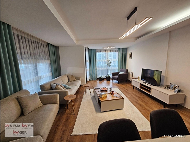 Karşıyaka Girne Bulvarında, 2 Yaşında Geniş 4+1 Satılık Daire