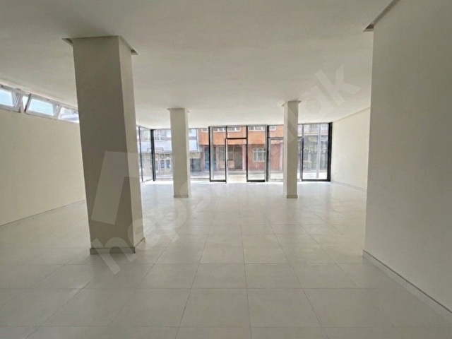 İŞLEK CADDE ÜZERİ 340 m2 SIFIR KİRALIK DÜKKAN - Görsel 3